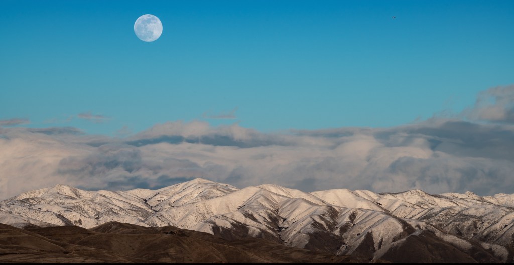 Away Into Unknown&nbsp;Sin